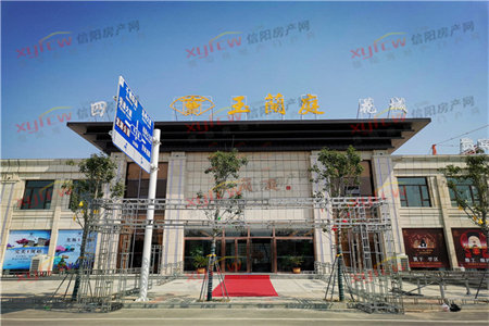 龙润嘉园三室两厅精装修128平米出售